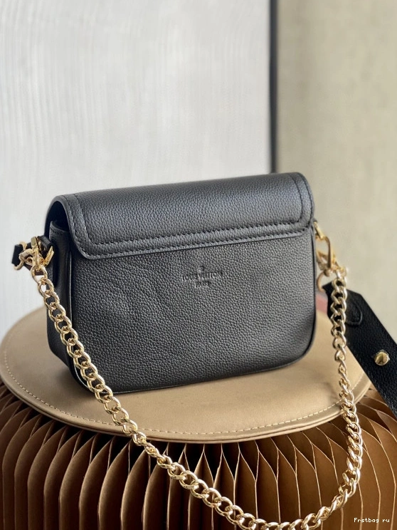 First bag ru VUITTON TENDER LOUIS LOCKME 0805